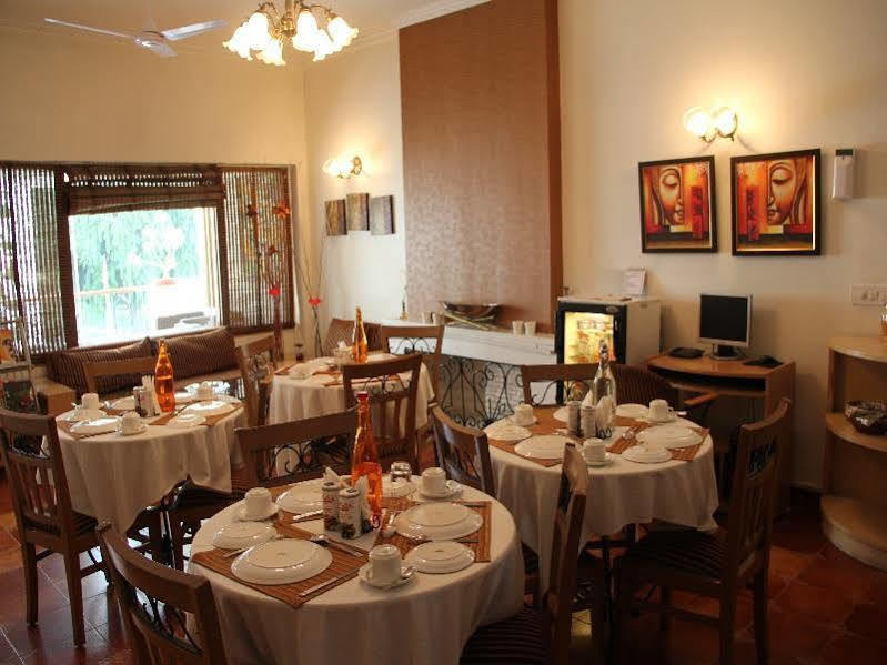 Ahuja Residency Golf Links Hotel New Delhi Ngoại thất bức ảnh