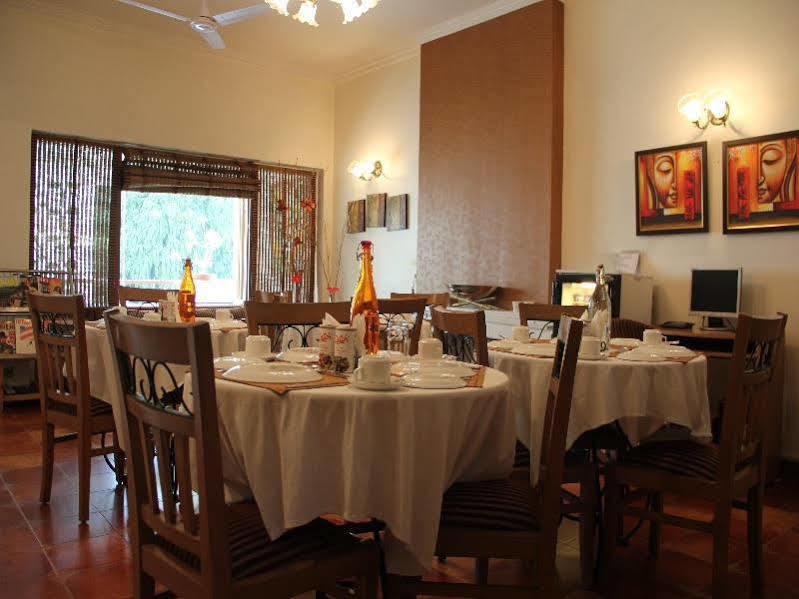 Ahuja Residency Golf Links Hotel New Delhi Ngoại thất bức ảnh