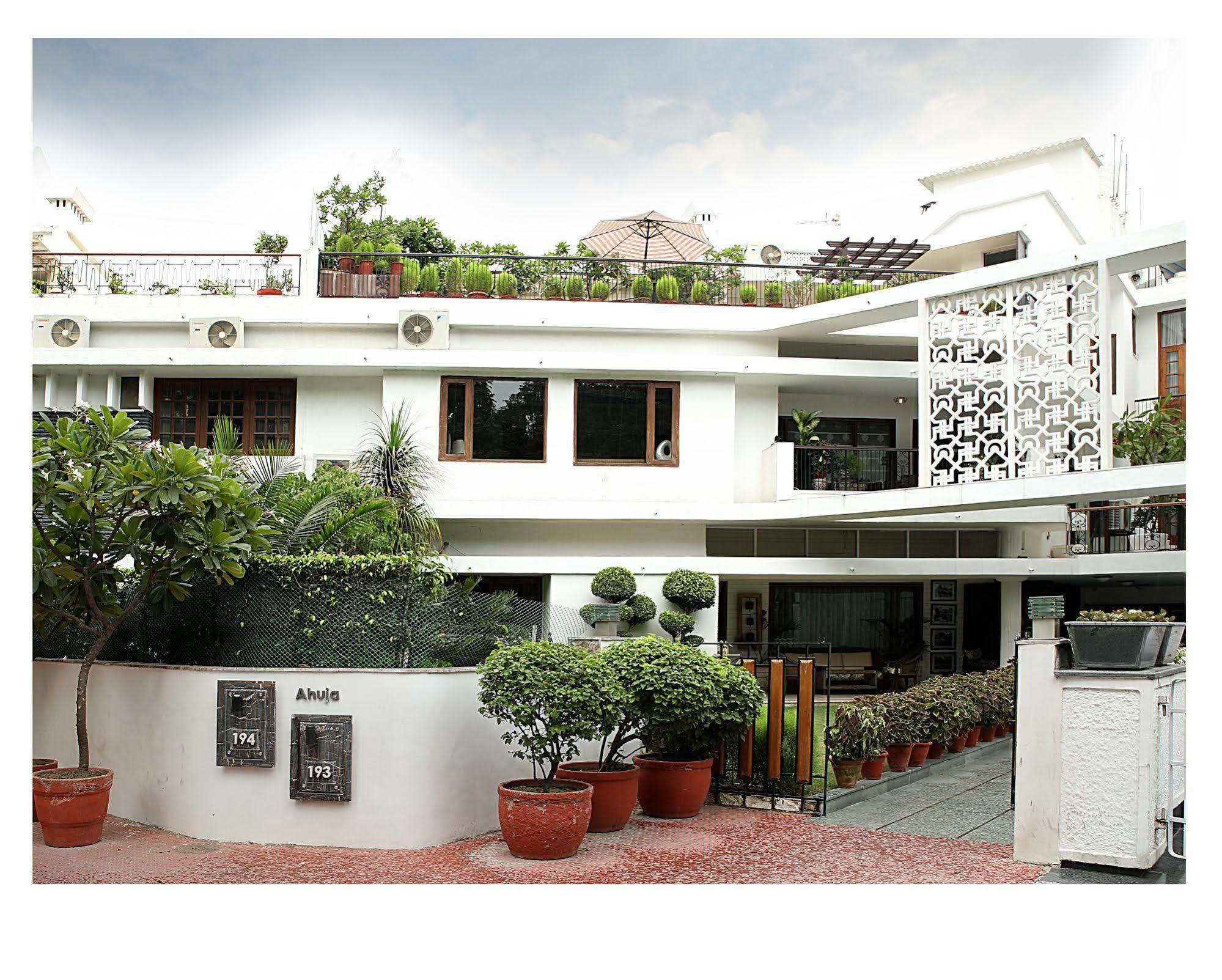 Ahuja Residency Golf Links Hotel New Delhi Ngoại thất bức ảnh
