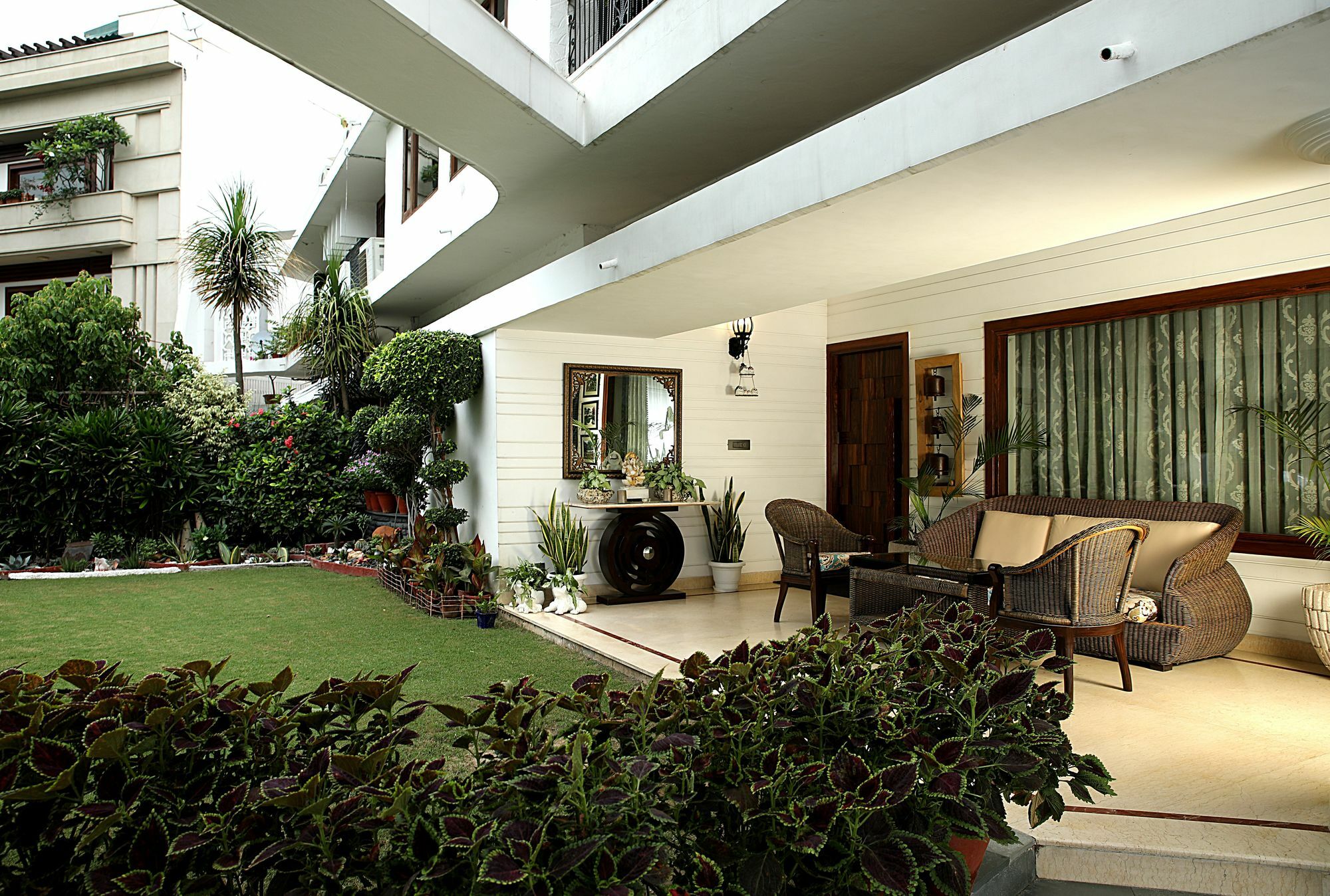 Ahuja Residency Golf Links Hotel New Delhi Ngoại thất bức ảnh