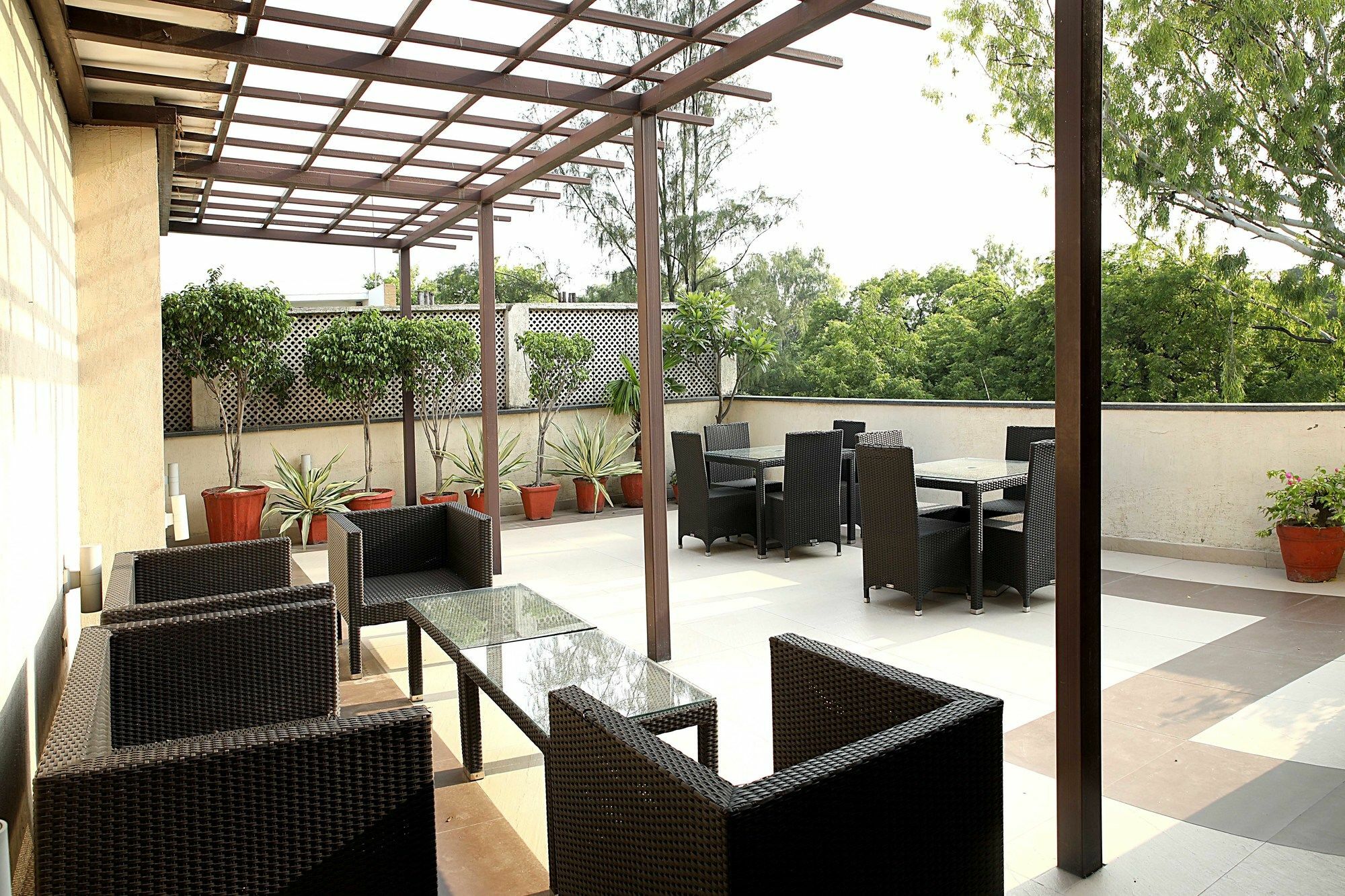 Ahuja Residency Golf Links Hotel New Delhi Ngoại thất bức ảnh